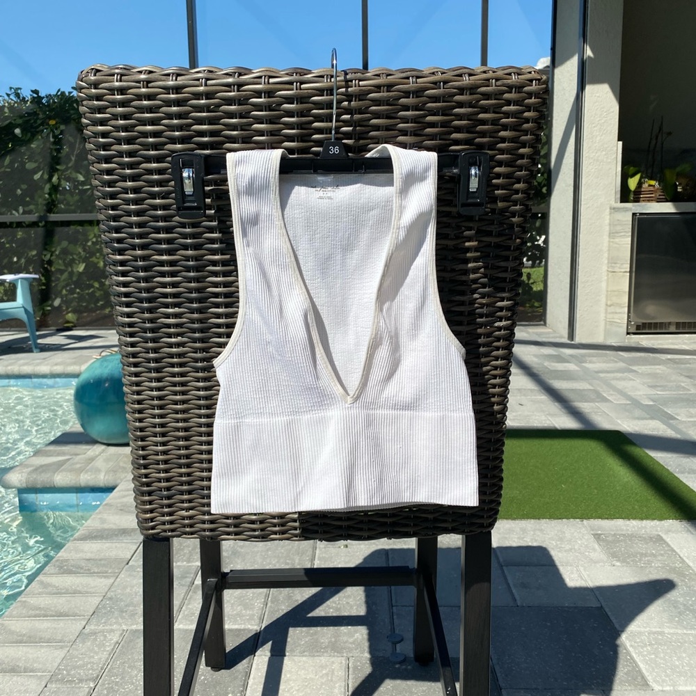 Urban Outfitters cropped tank size small